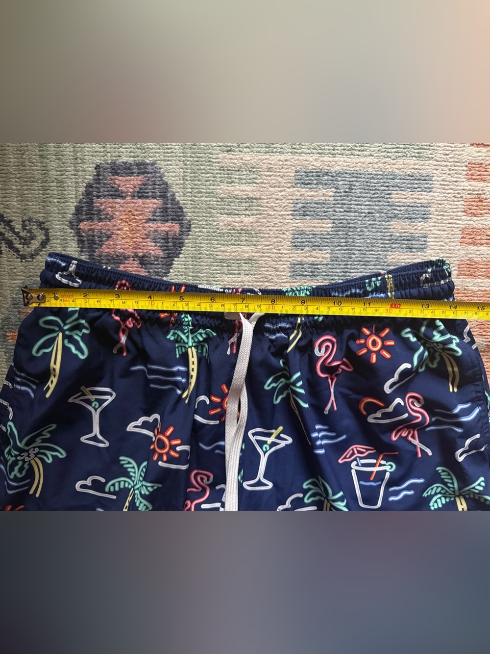 Chubbies Men’s Tropical Flamingo Swim Trunks Navy 5.5” Inseam - Picture 8 of 9
